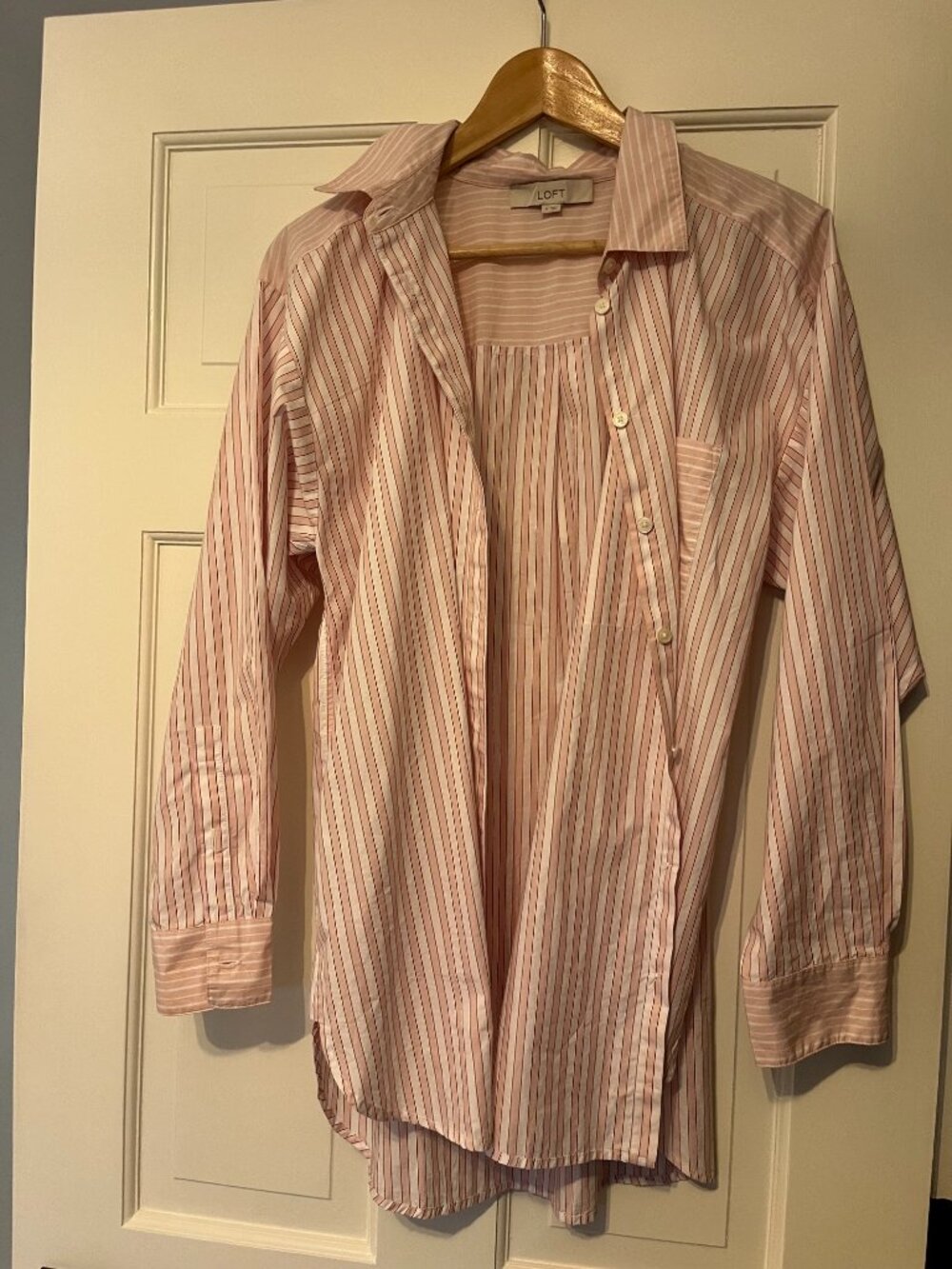 Ann Taylor LOFT Striped Button Down Cotton Poplin Shirt Size Medium